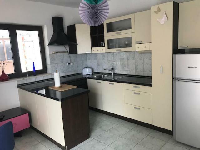 Pine Apartment Χβαρ Εξωτερικό φωτογραφία